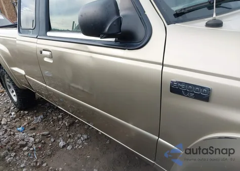 2002 Mazda B3000 Ds z USA, uszkodzony, nr VIN 4F4YR16U02TM13084